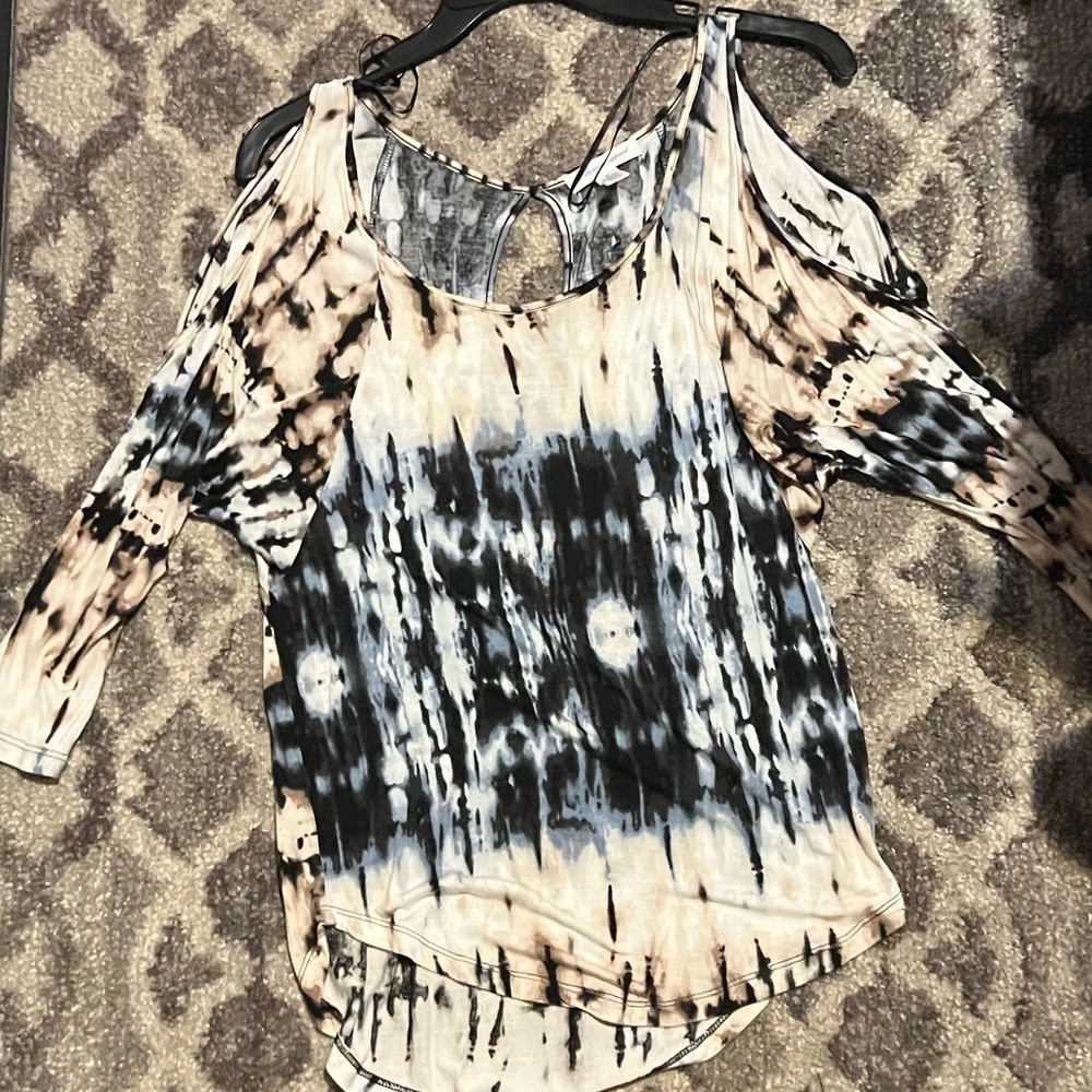 Ambiance apparel shirt size M